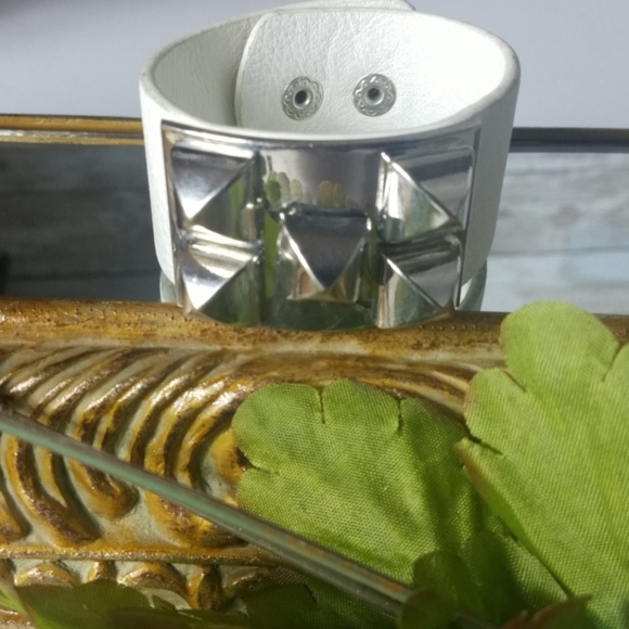 None Jewelry - Fashion Jewelry, White and Silver snap bracelet